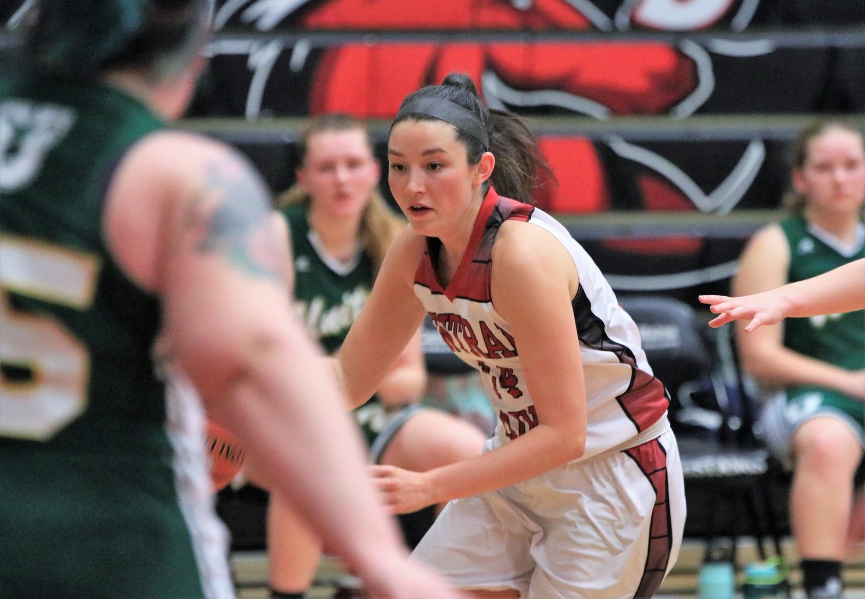 Women’s Basketball races past Panthers