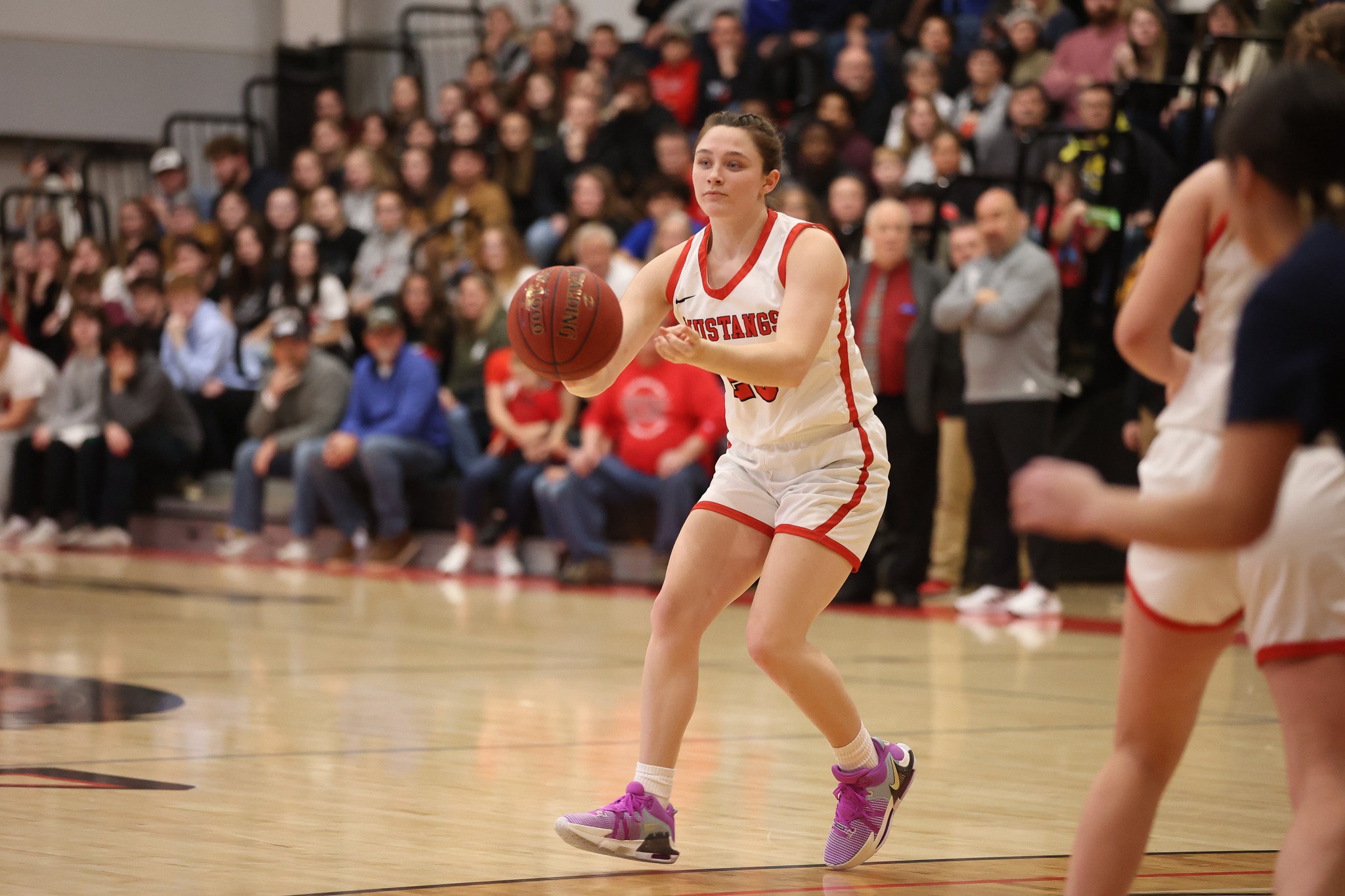 Women's Basketball conquers Knights in convincing fashion