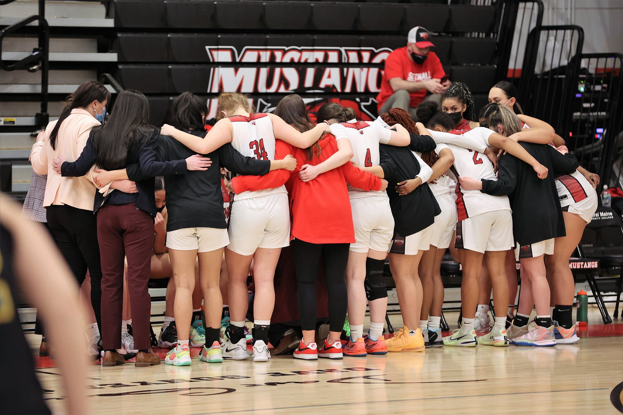 Mustangs rout Bobcats, advance to 5th straight YSCC Championship